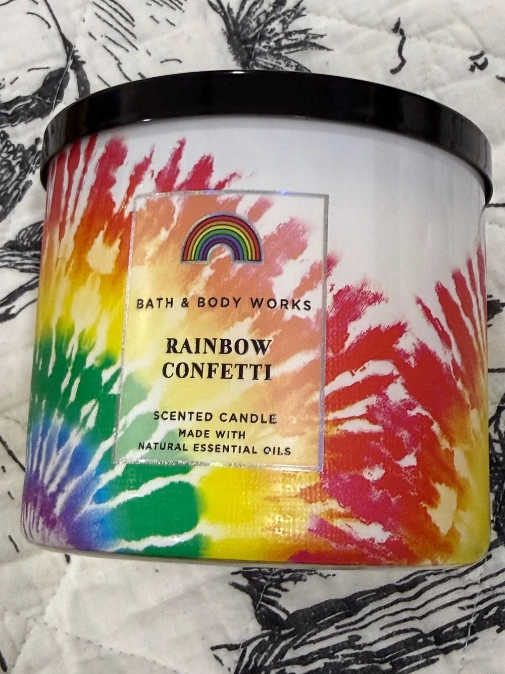 NEW Bath & Body Works RAINBOW CONFETTI 3 Wick Candle - Picture 2 of 4